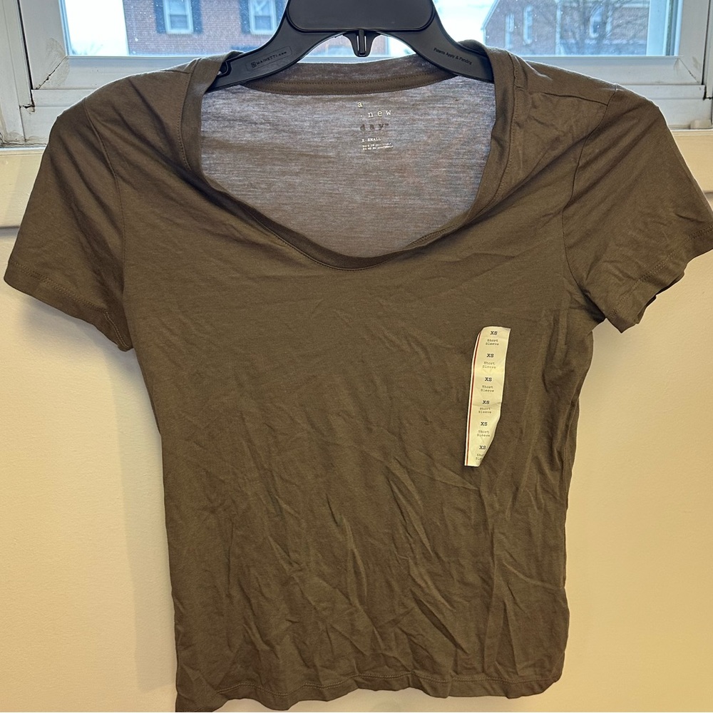 XS Olive Green Basic Tee NWT